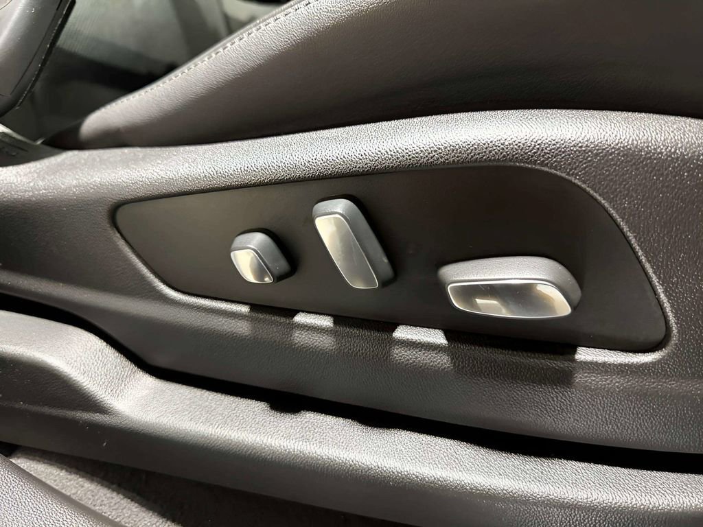 Used 2019 Cadillac XT5 Luxury w/ Trailering Package AWD/4WD image 13