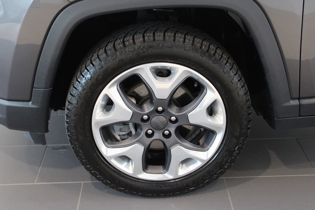 Used 2022 Jeep Compass Limited AWD/4WD image 29