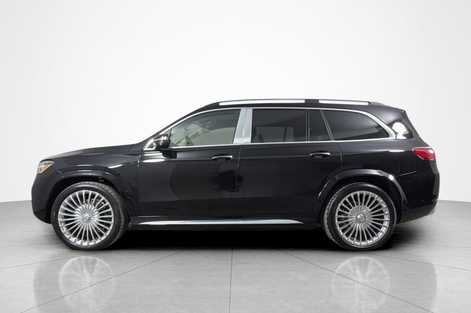 Used 2025 Mercedes-Benz Maybach GLS 600 4MATIC image 2