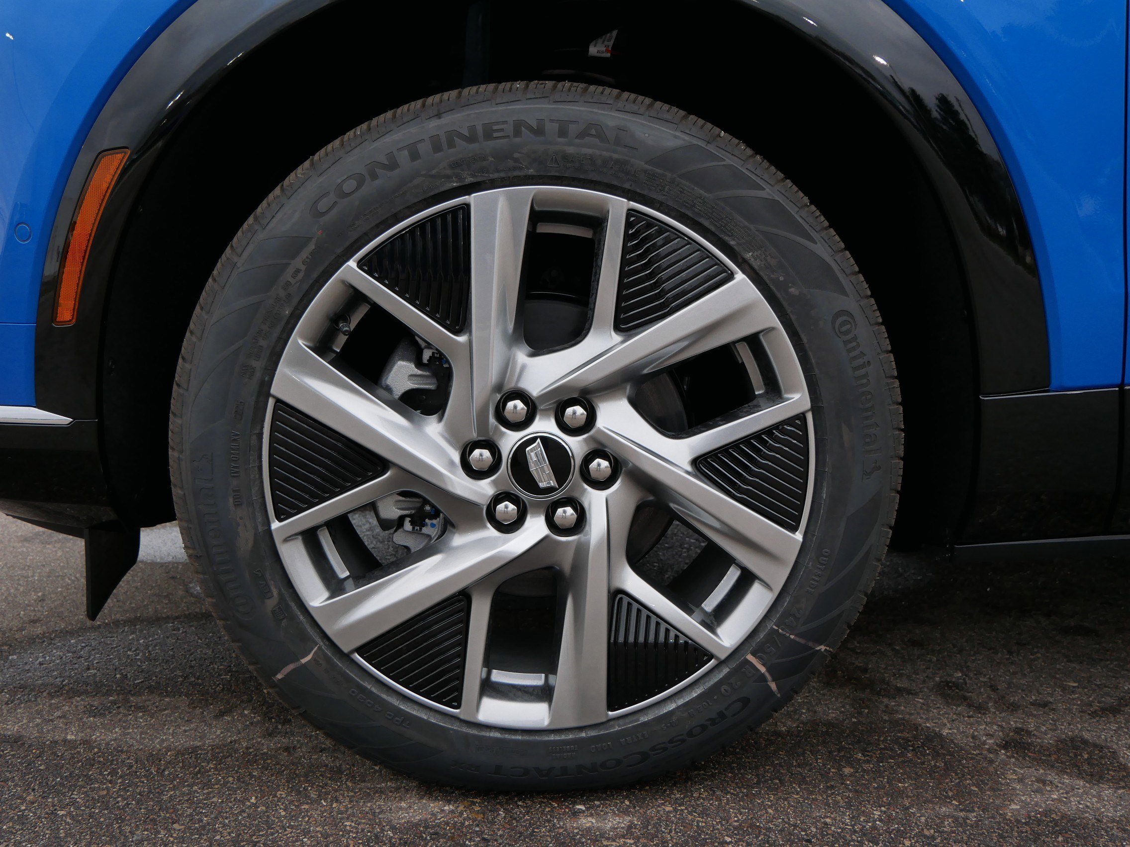 New 2026 Cadillac Optiq Luxury 1 w/ LPO, Floor Liner Package image 13