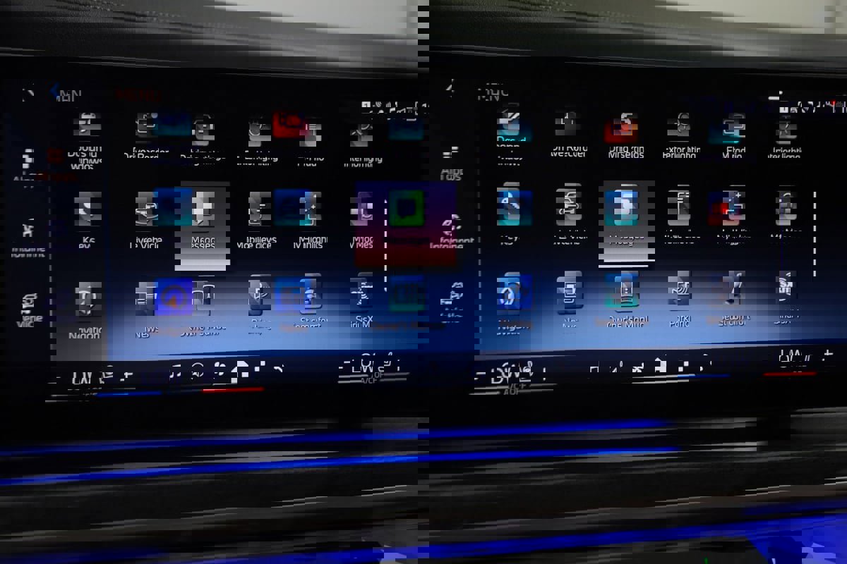 Used 2023 BMW 760i xDrive image 43