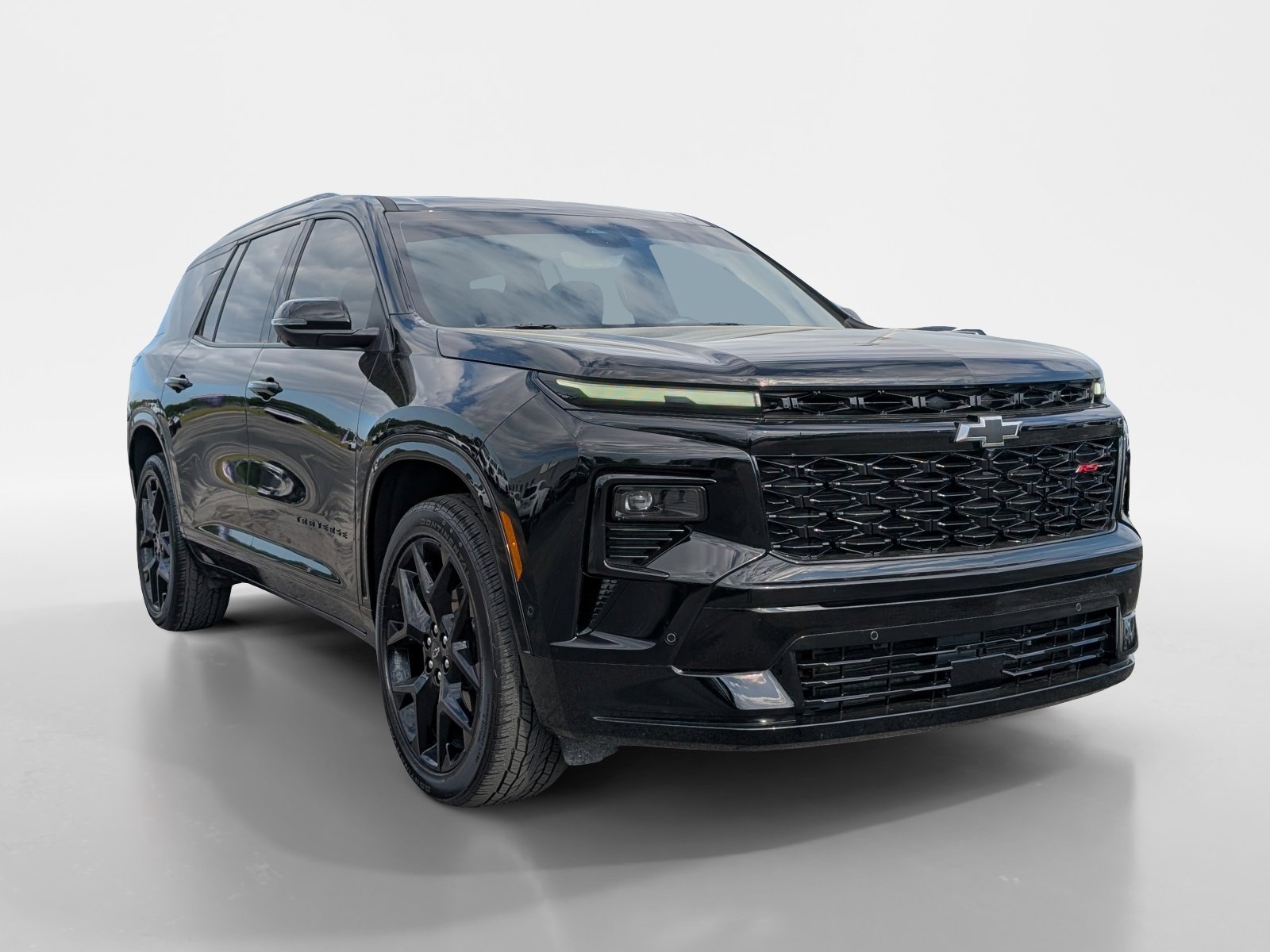 Used 2025 Chevrolet Traverse RS image 2