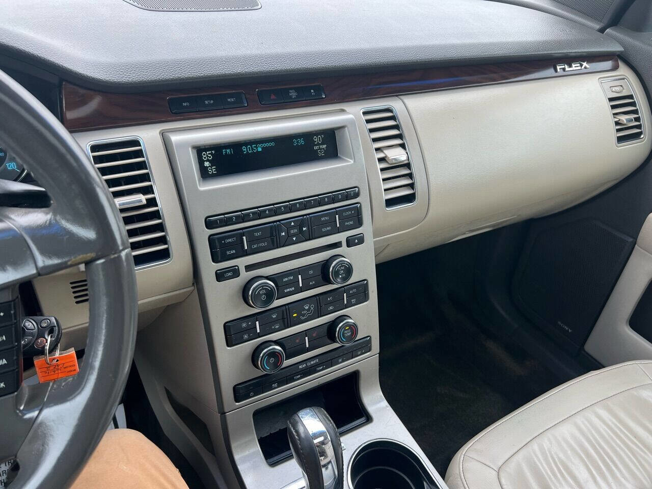 Used 2010 Ford Flex SEL image 28