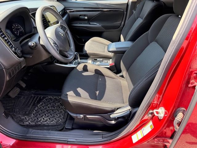 Used 2020 Mitsubishi Outlander AWD image 8