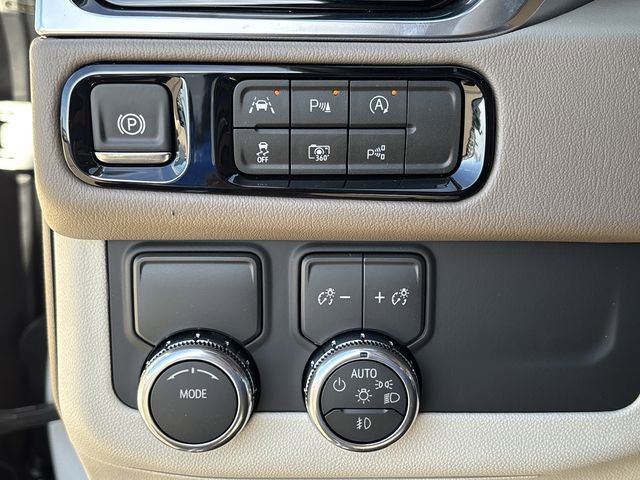 New 2026 GMC Yukon XL Denali w/ Sun & Power Step Package RWD image 19