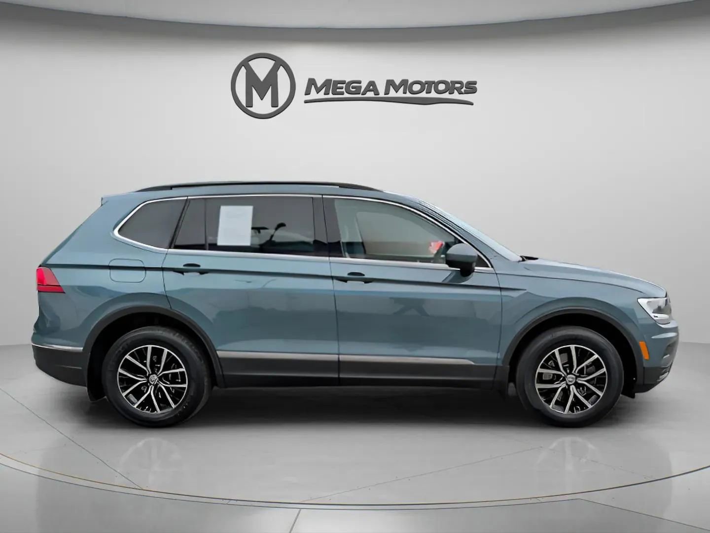 Used 2021 Volkswagen Tiguan SE image 6