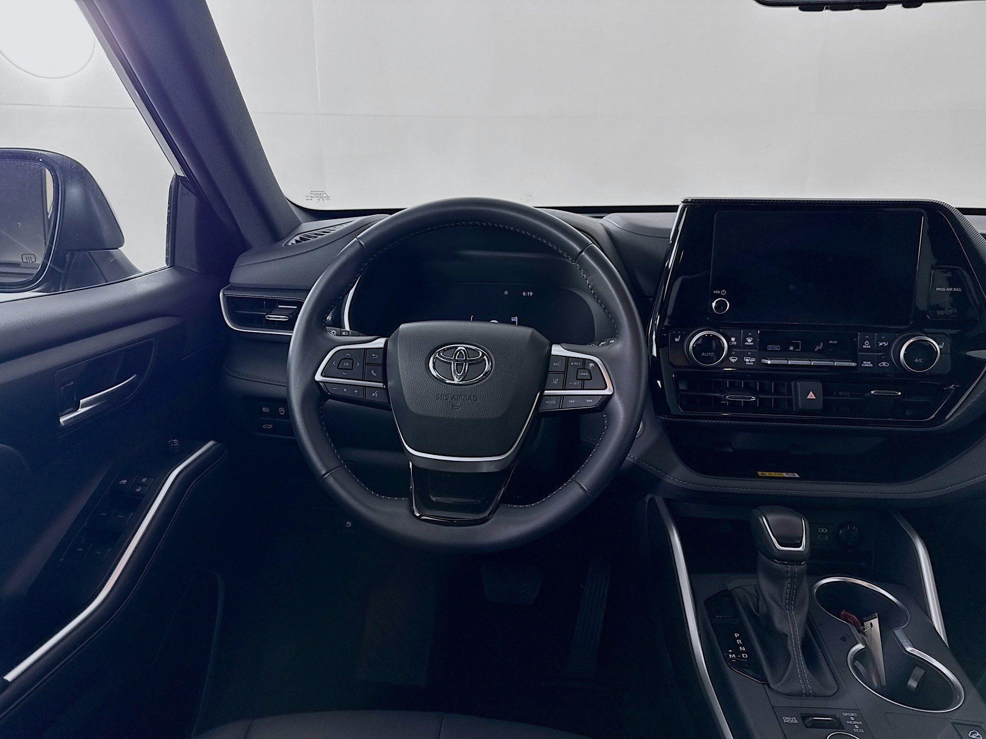 Certified 2025 Toyota Highlander XSE AWD/4WD image 22