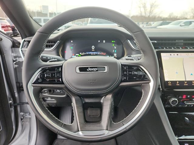 New 2024 Jeep Grand Cherokee Overland w/ Trailer Tow Package AWD/4WD image 9