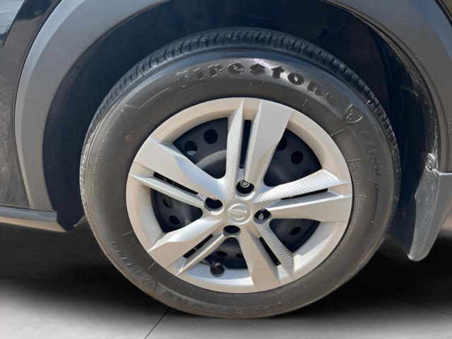 Used 2024 Nissan Kicks S FWD image 11