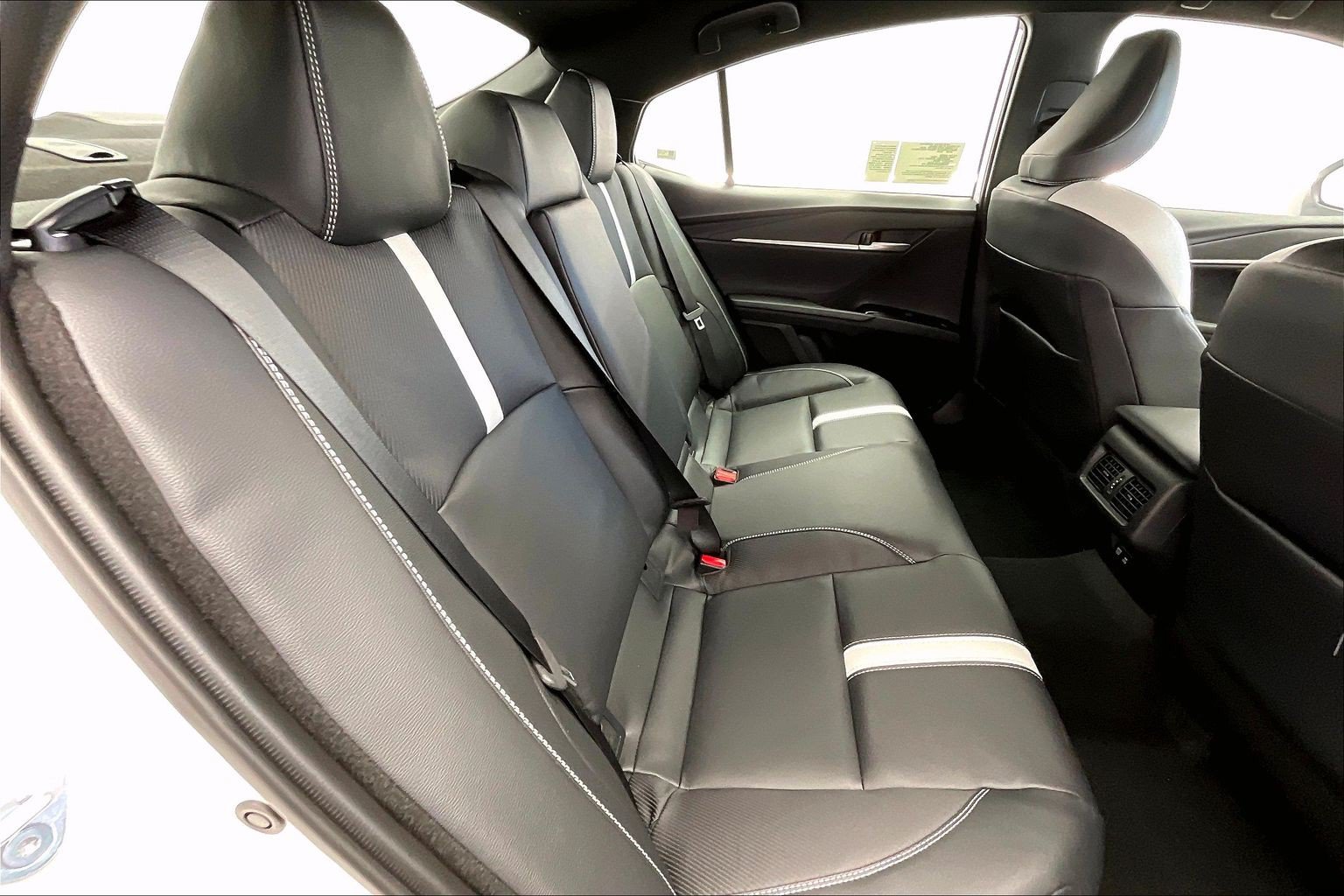 New 2026 Toyota Camry SE w/ Convenience Package FWD image 10