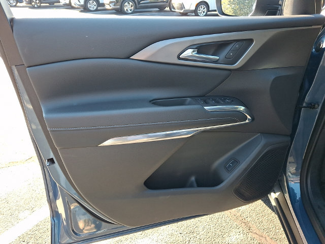 Used 2025 Chevrolet Traverse LT AWD/4WD image 12