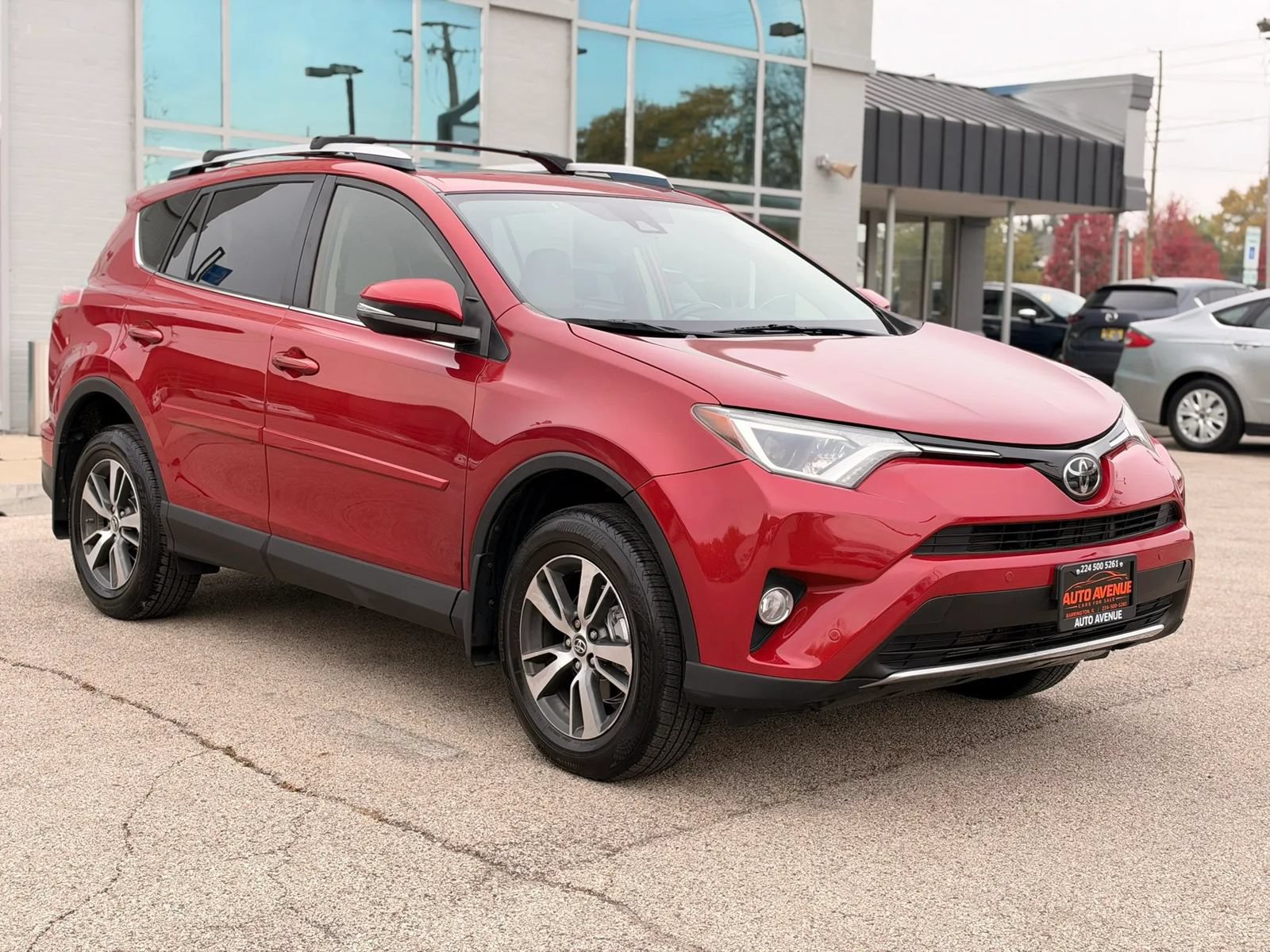 Used 2016 Toyota RAV4 XLE AWD/4WD image 1