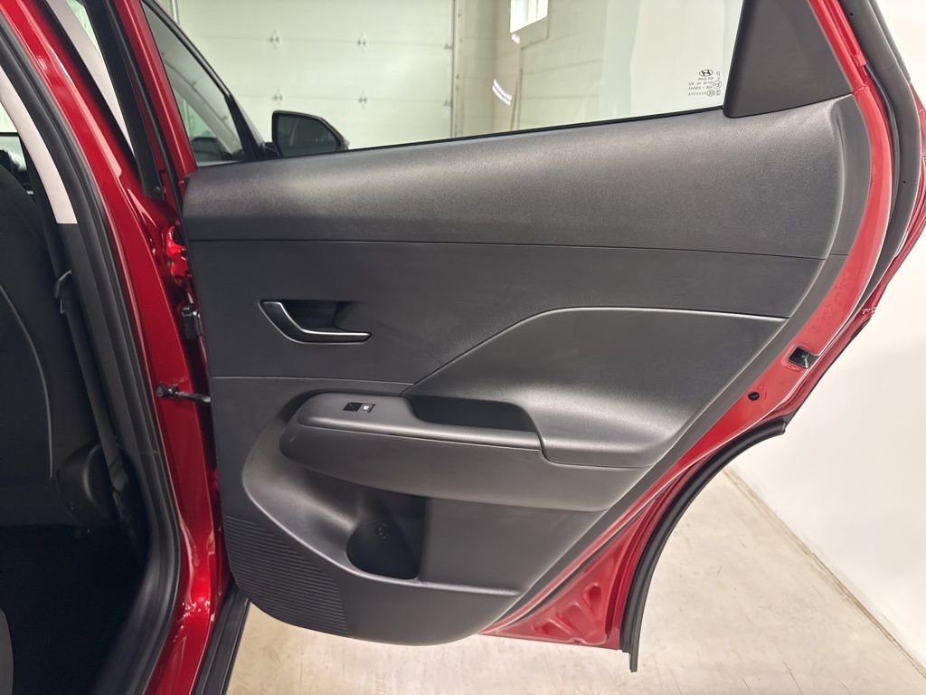 Used 2025 Hyundai Kona SEL image 36