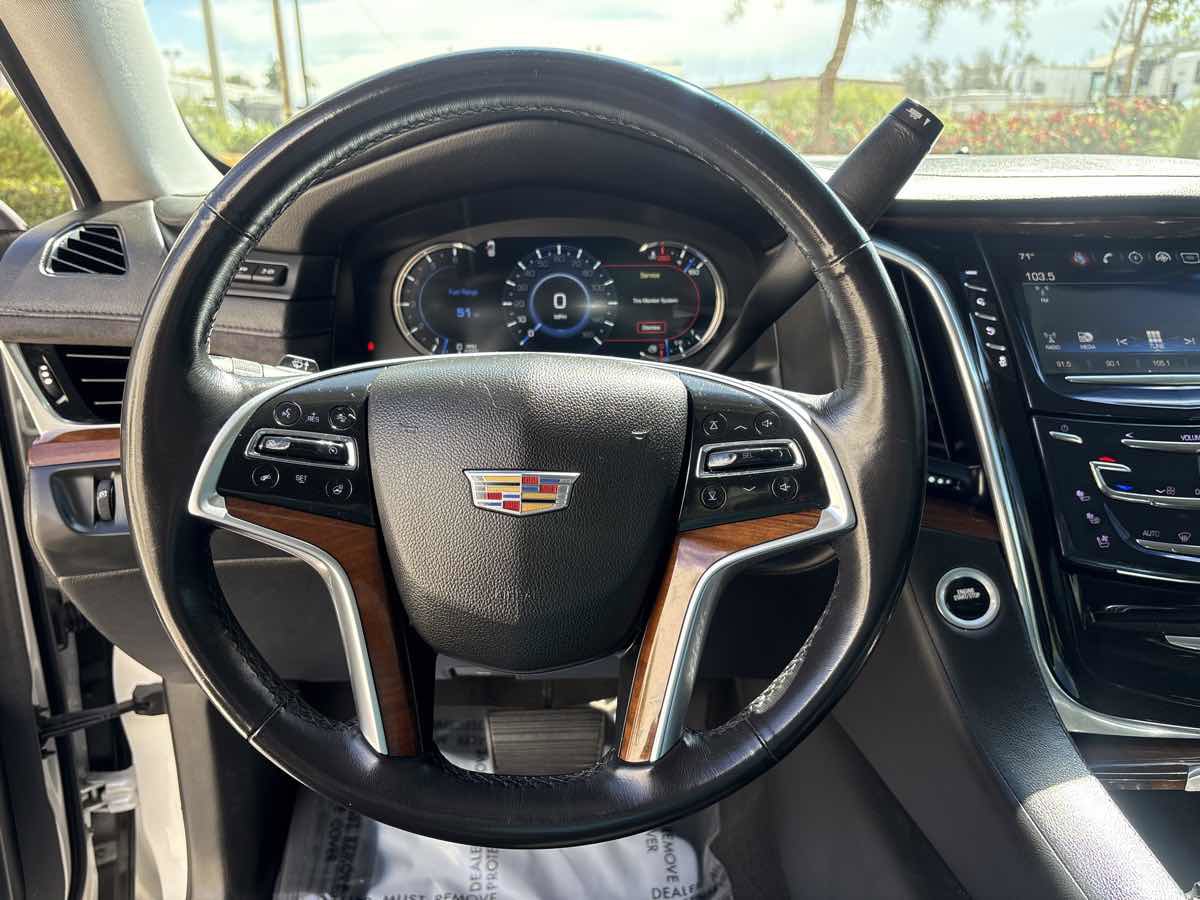 Used 2019 Cadillac Escalade ESV Luxury AWD/4WD image 30