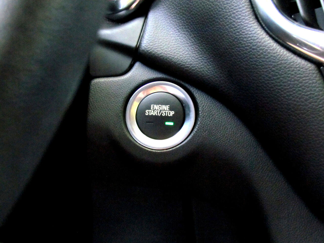 Used 2023 Chevrolet Equinox LT image 27