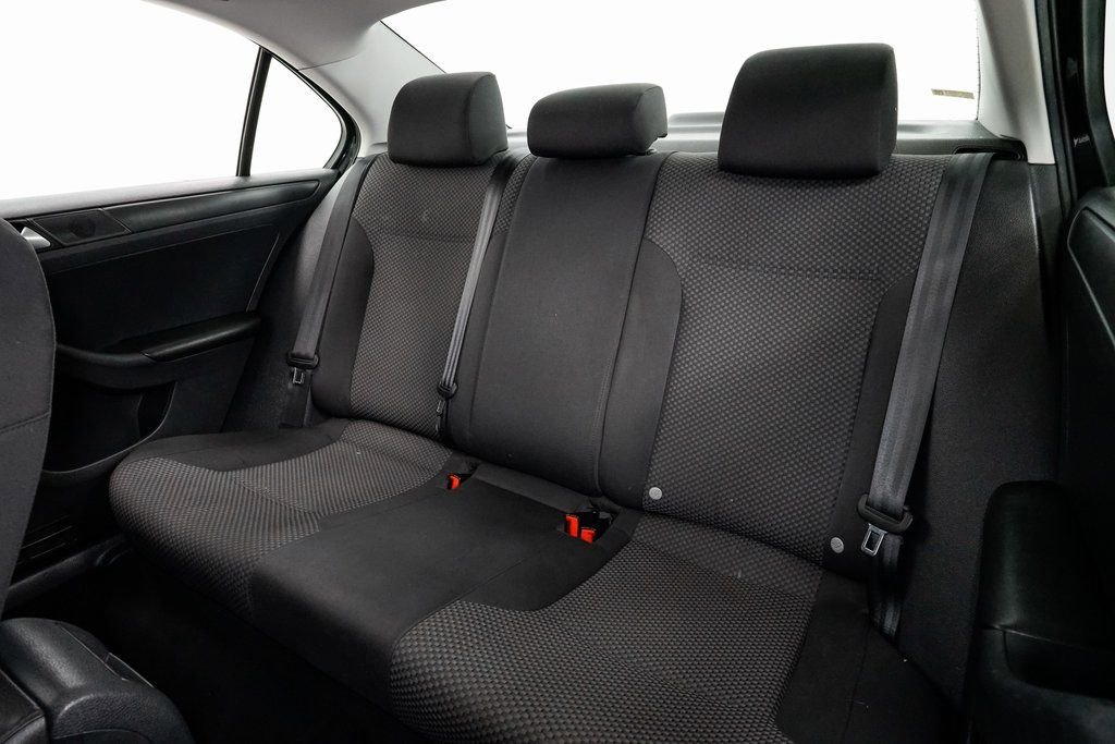 Used 2013 Volkswagen Jetta S image 17