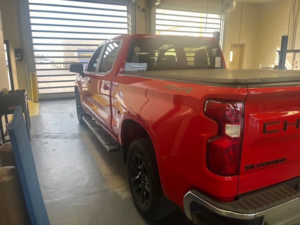 Used 2021 Chevrolet Silverado 1500 LT AWD/4WD image 12