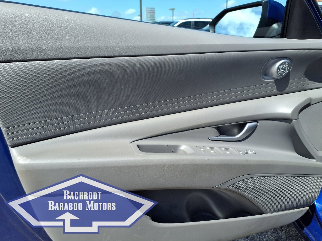 Used 2023 Hyundai Elantra SEL image 16