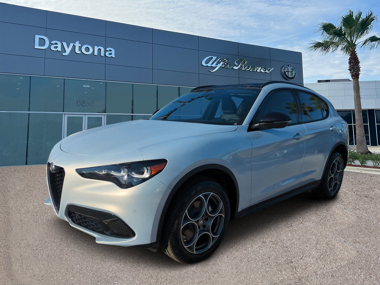 New 2025 Alfa Romeo Stelvio Sprint w/ Convenience Package image 7