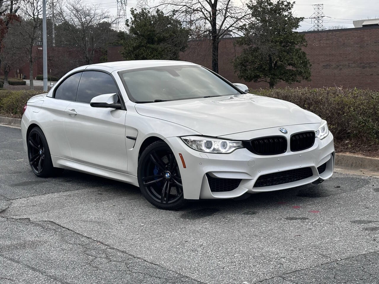 Used 2016 BMW M4 Convertible w/ Executive Package RWD image 3