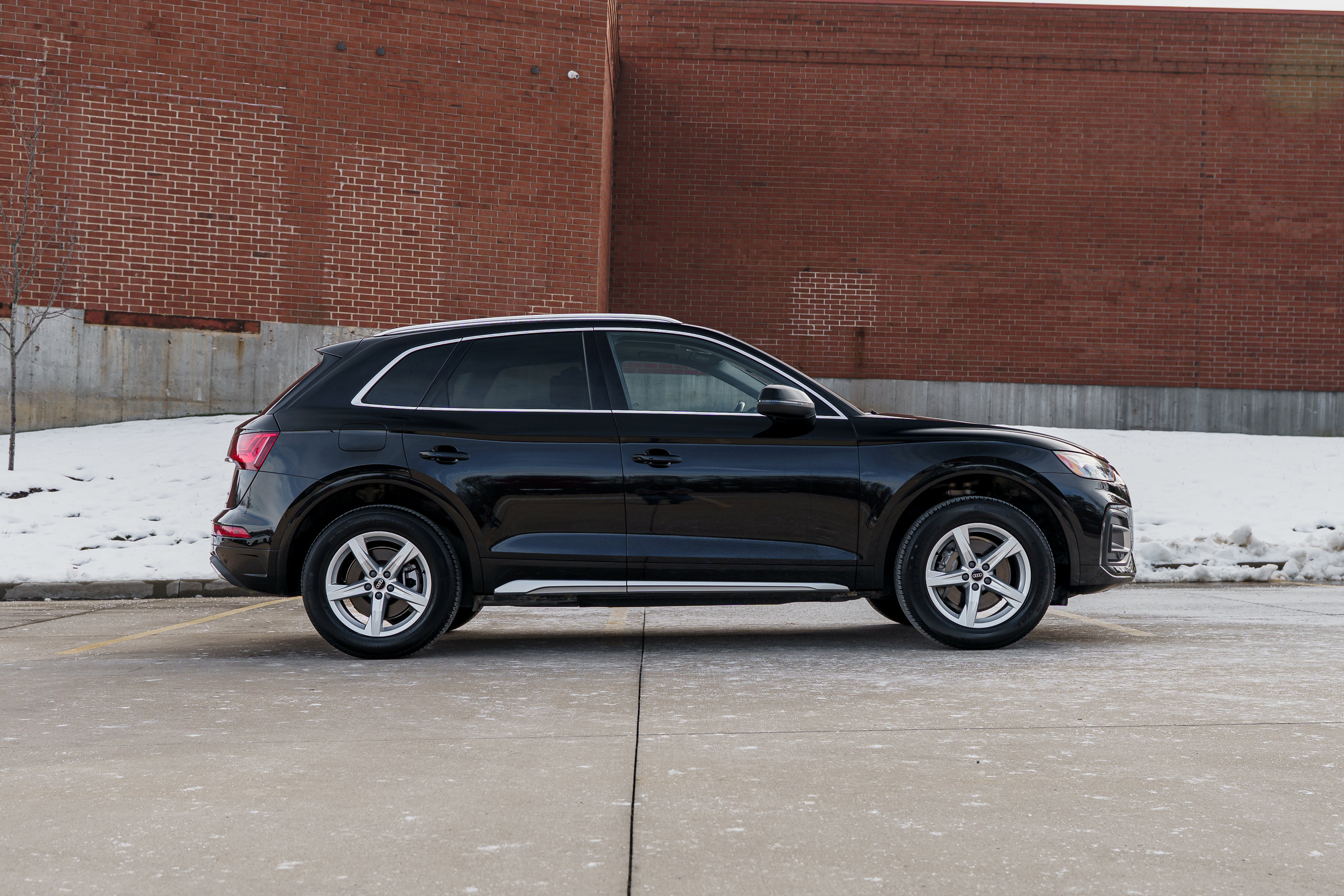 Certified 2023 Audi Q5 2.0T Premium w/ Convenience Package image 3