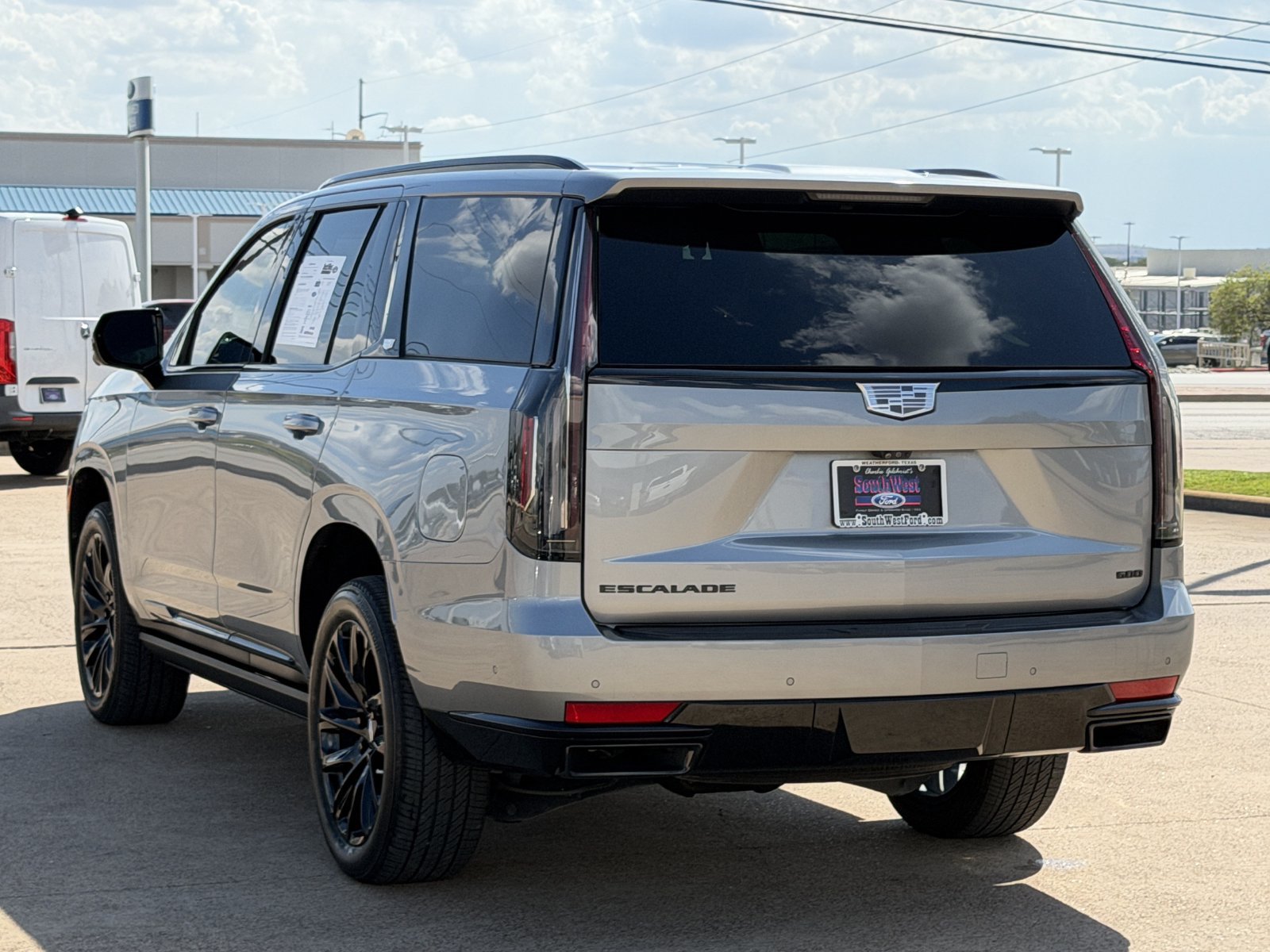 Used 2024 Cadillac Escalade Sport Platinum w/ LPO, ONYX Package AWD/4WD image 6
