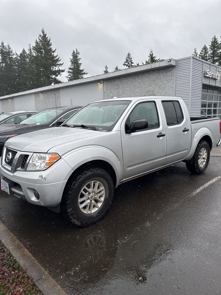 Used 2016 Nissan Frontier SV image 3