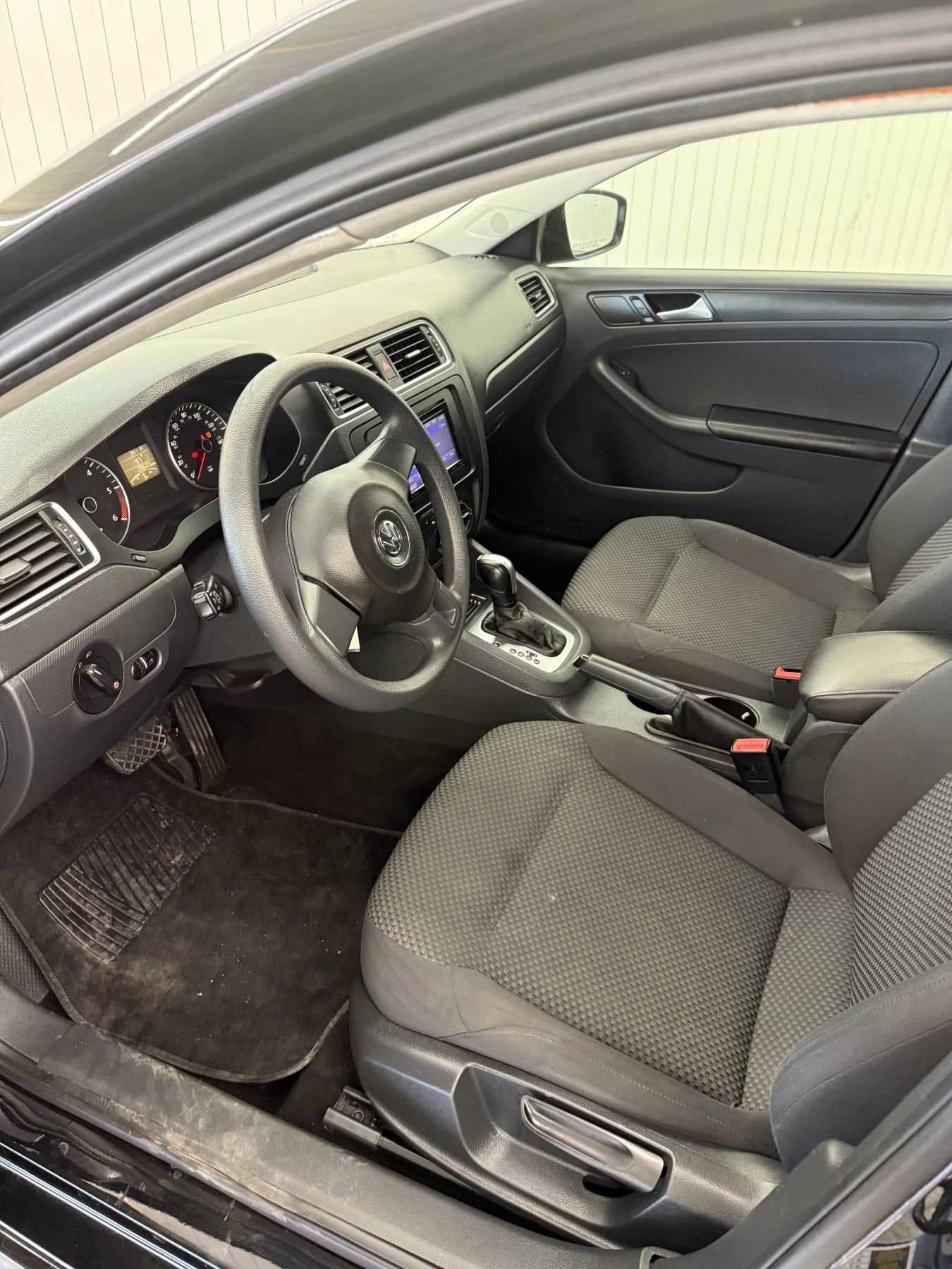 Used 2014 Volkswagen Jetta TDI Value Edition image 9