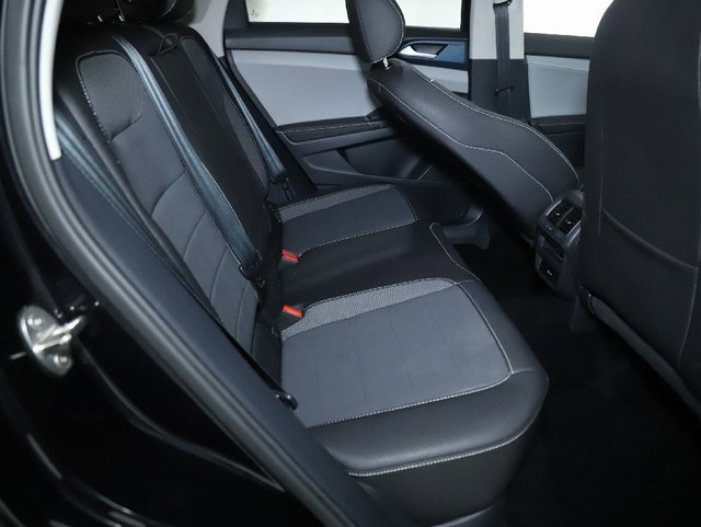 Used 2024 Volkswagen Taos SE image 34