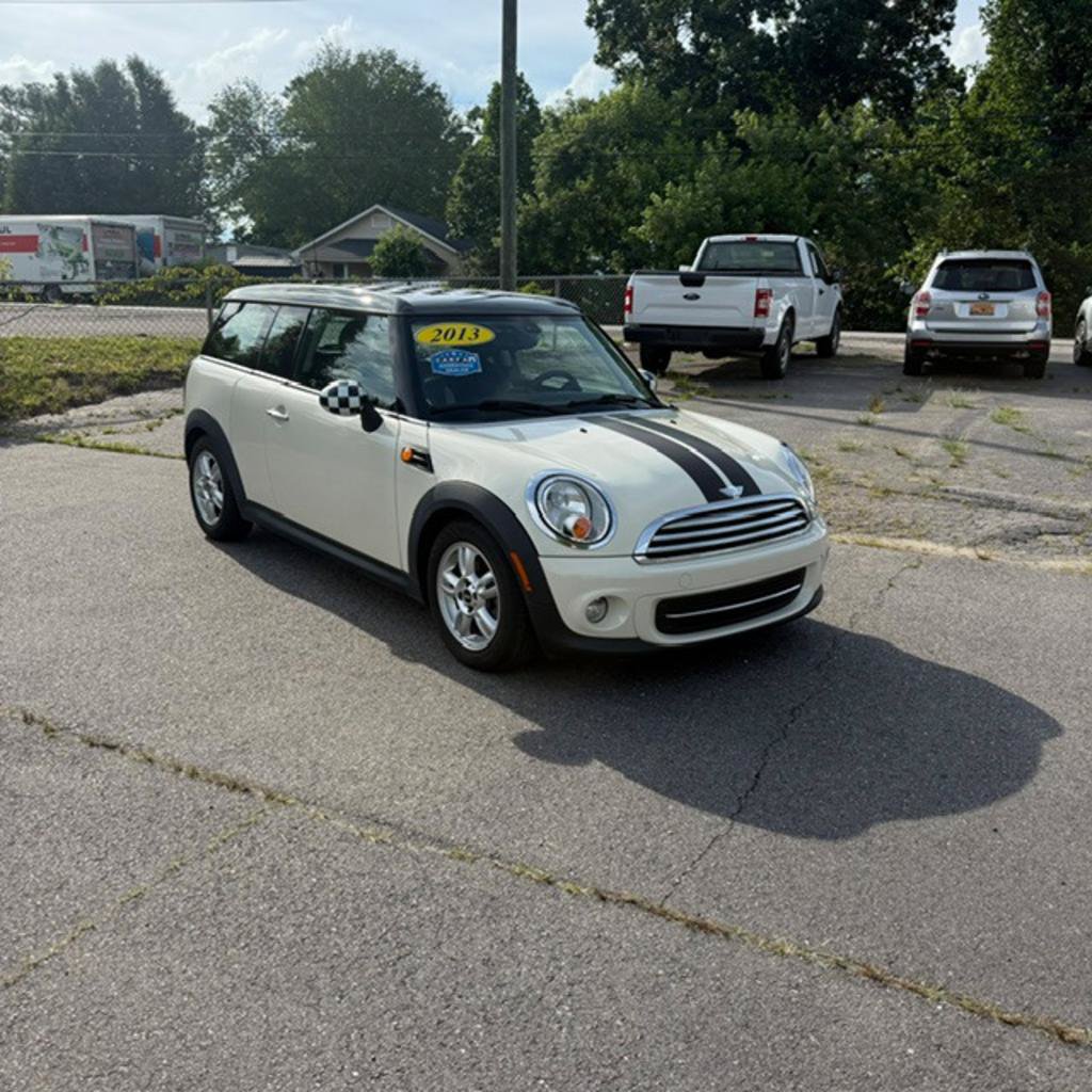 Used 2013 MINI Cooper Clubman FWD image 1