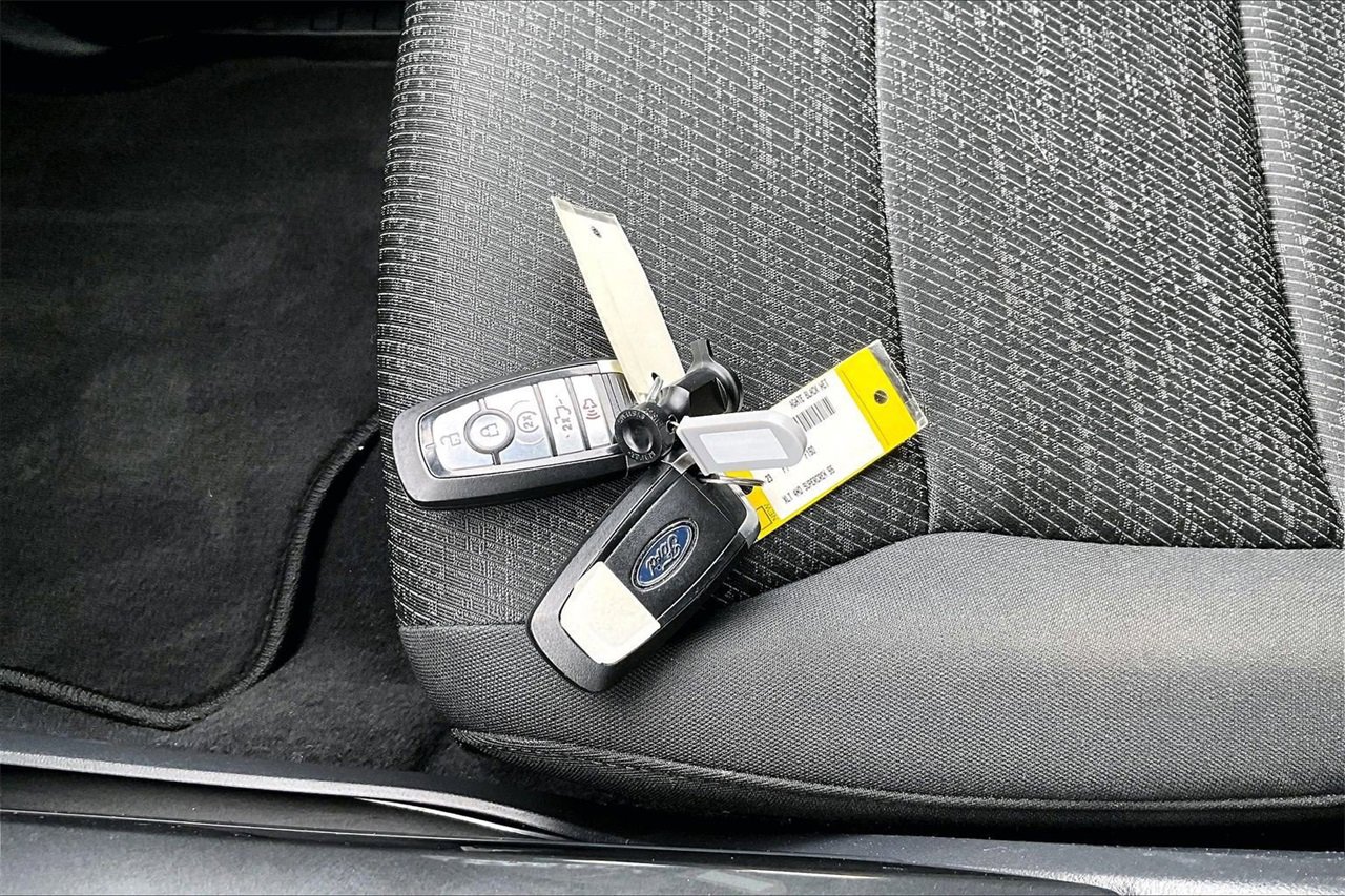 Used 2023 Ford F150 XLT w/ Equipment Group 302A High image 32