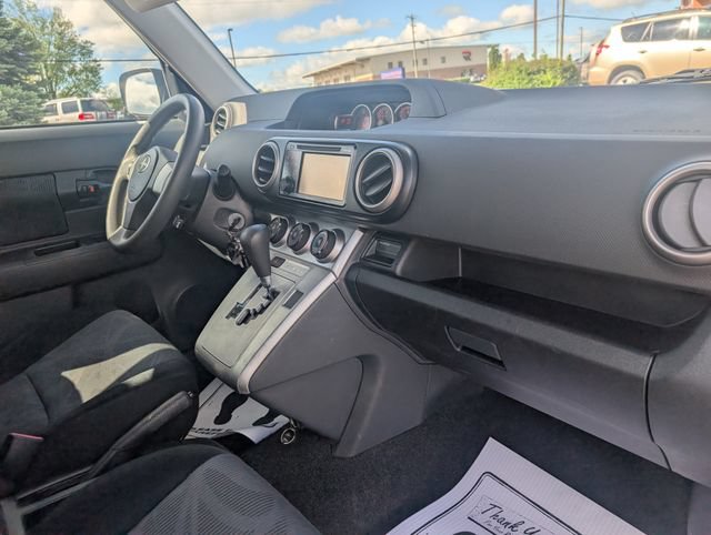 Used 2012 Scion xB FWD image 21
