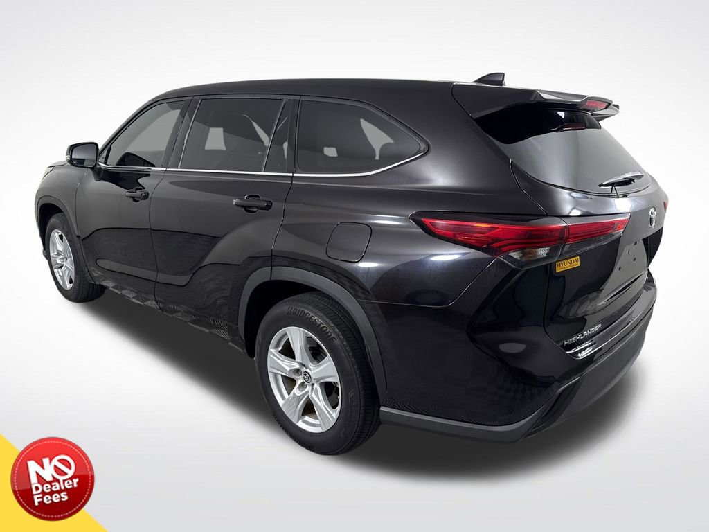 Used 2020 Toyota Highlander LE image 6