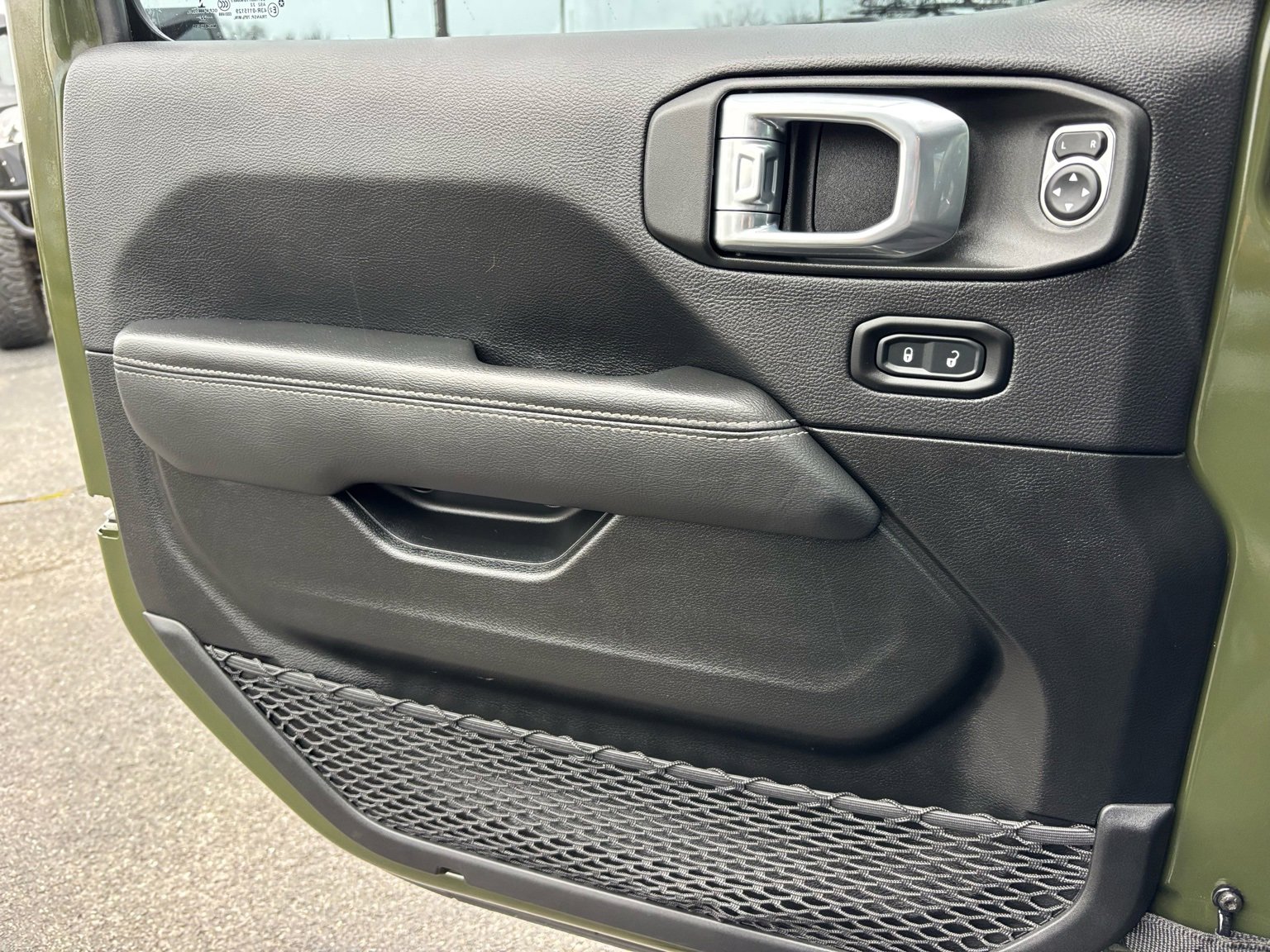 Used 2022 Jeep Wrangler Unlimited Sahara w/ Cold Weather Group image 14