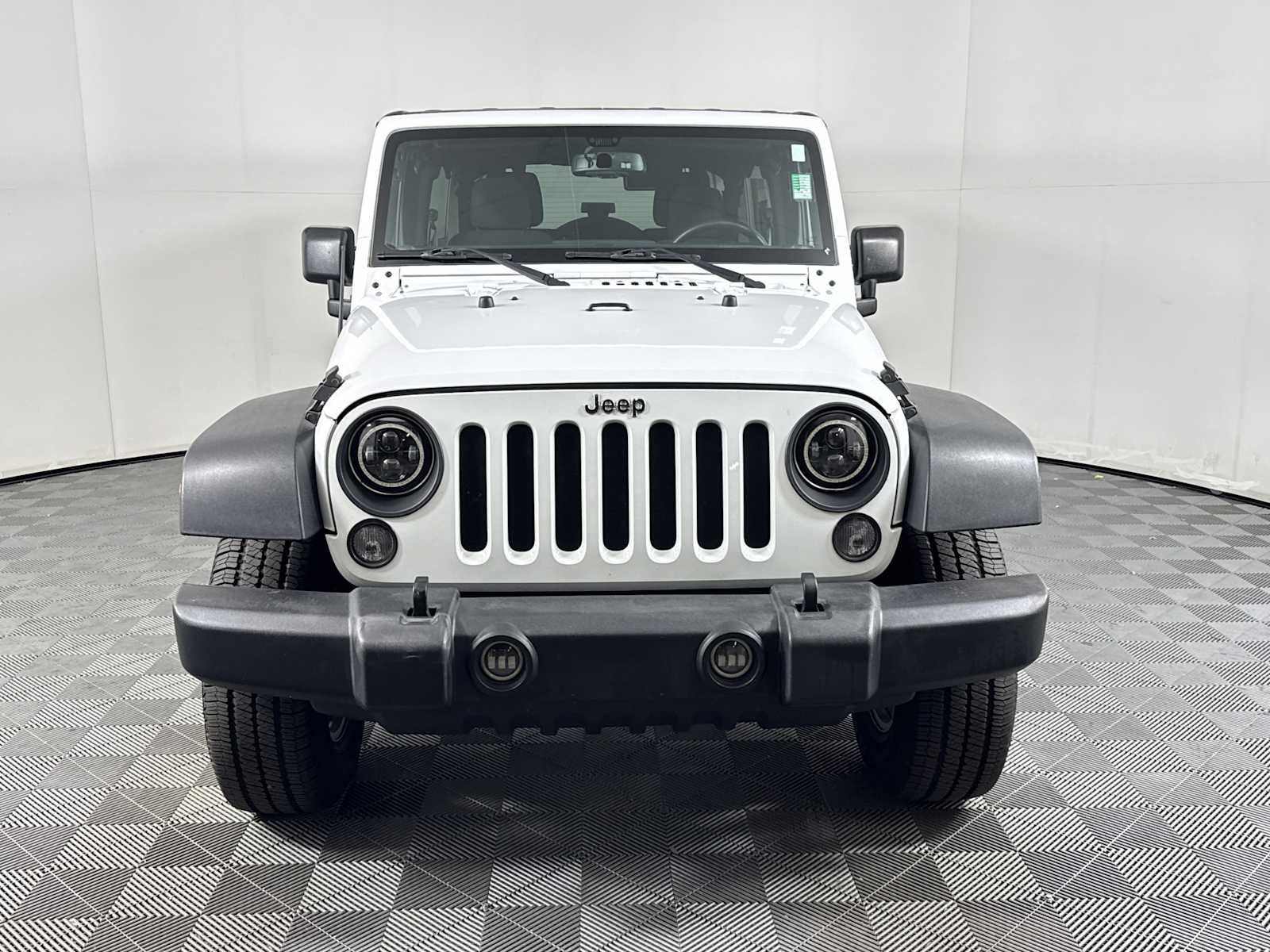 Used 2018 Jeep Wrangler Unlimited Sport S AWD/4WD image 2