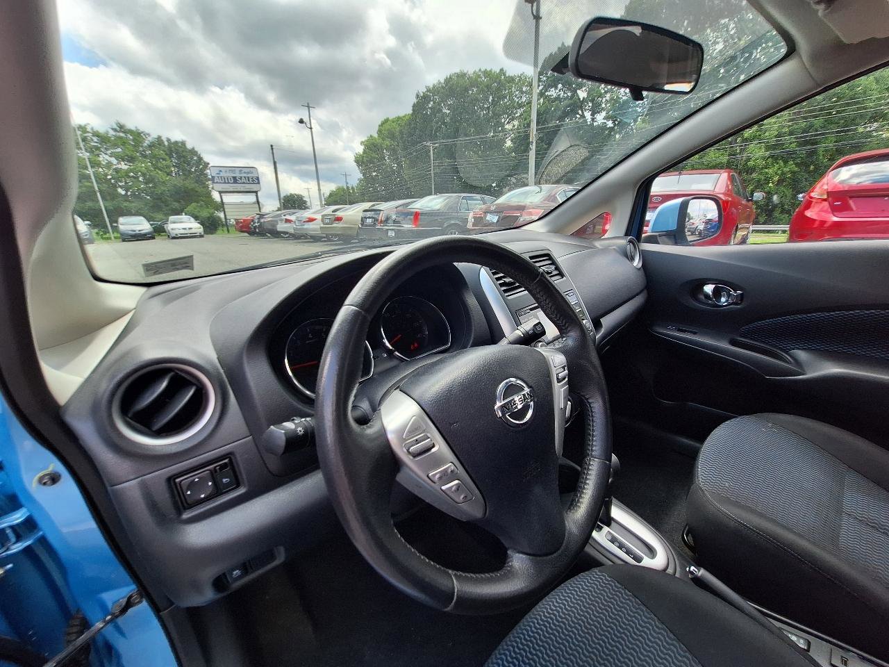 Used 2014 Nissan Versa Note SV w/ SL Package FWD image 18