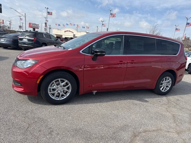 New 2026 Chrysler Voyager LX image 3