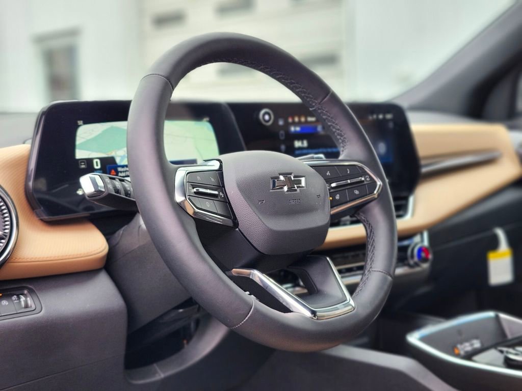 Used 2026 Chevrolet Equinox ACTIV w/ Convenience Package III image 17