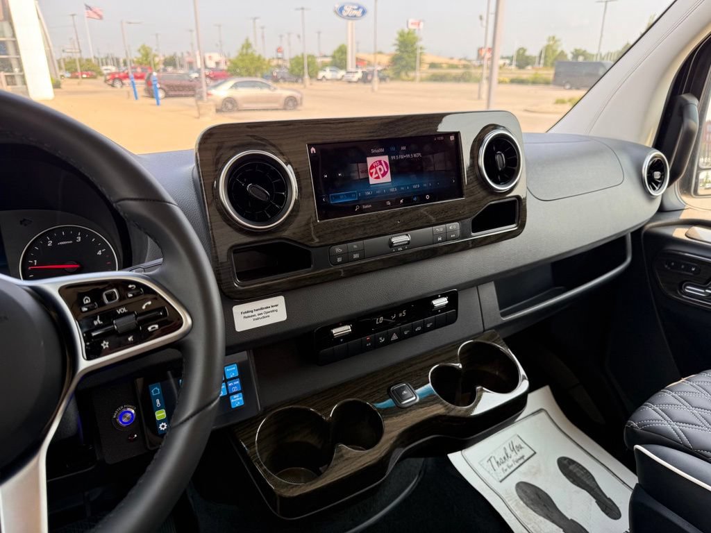 Used 2023 Mercedes-Benz Sprinter 3500 image 5