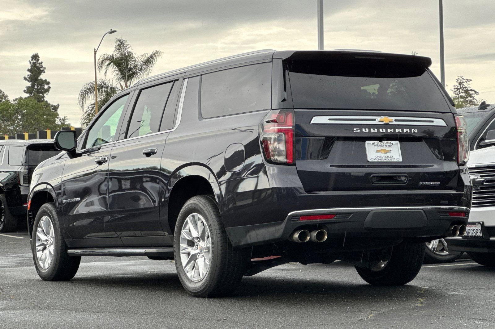Used 2024 Chevrolet Suburban Premier image 7