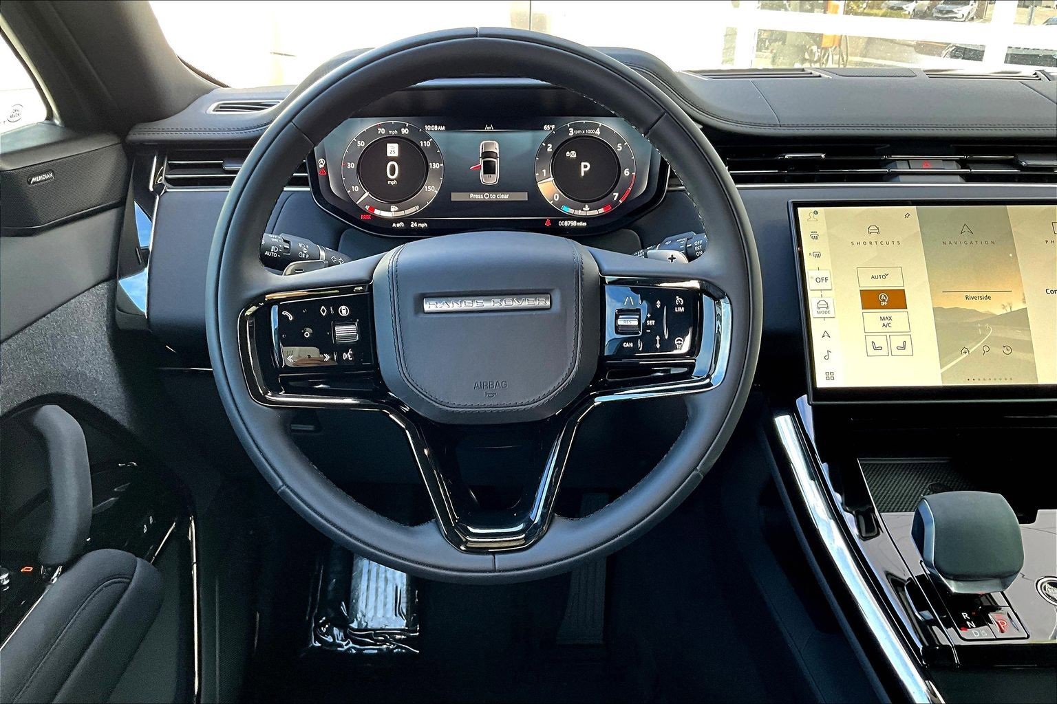 Used 2025 Land Rover Range Rover Sport SE image 5