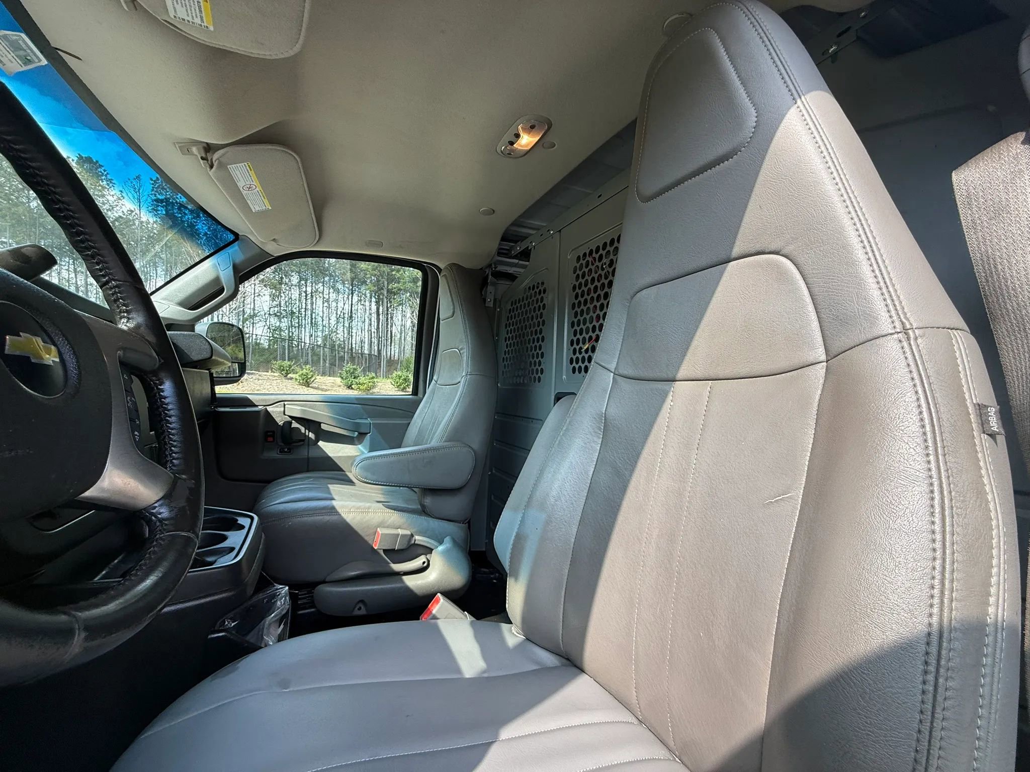 Used 2016 Chevrolet Express 2500 image 14