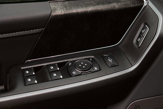 New 2025 Ford F350 XLT w/ Black Appearance Package image 15