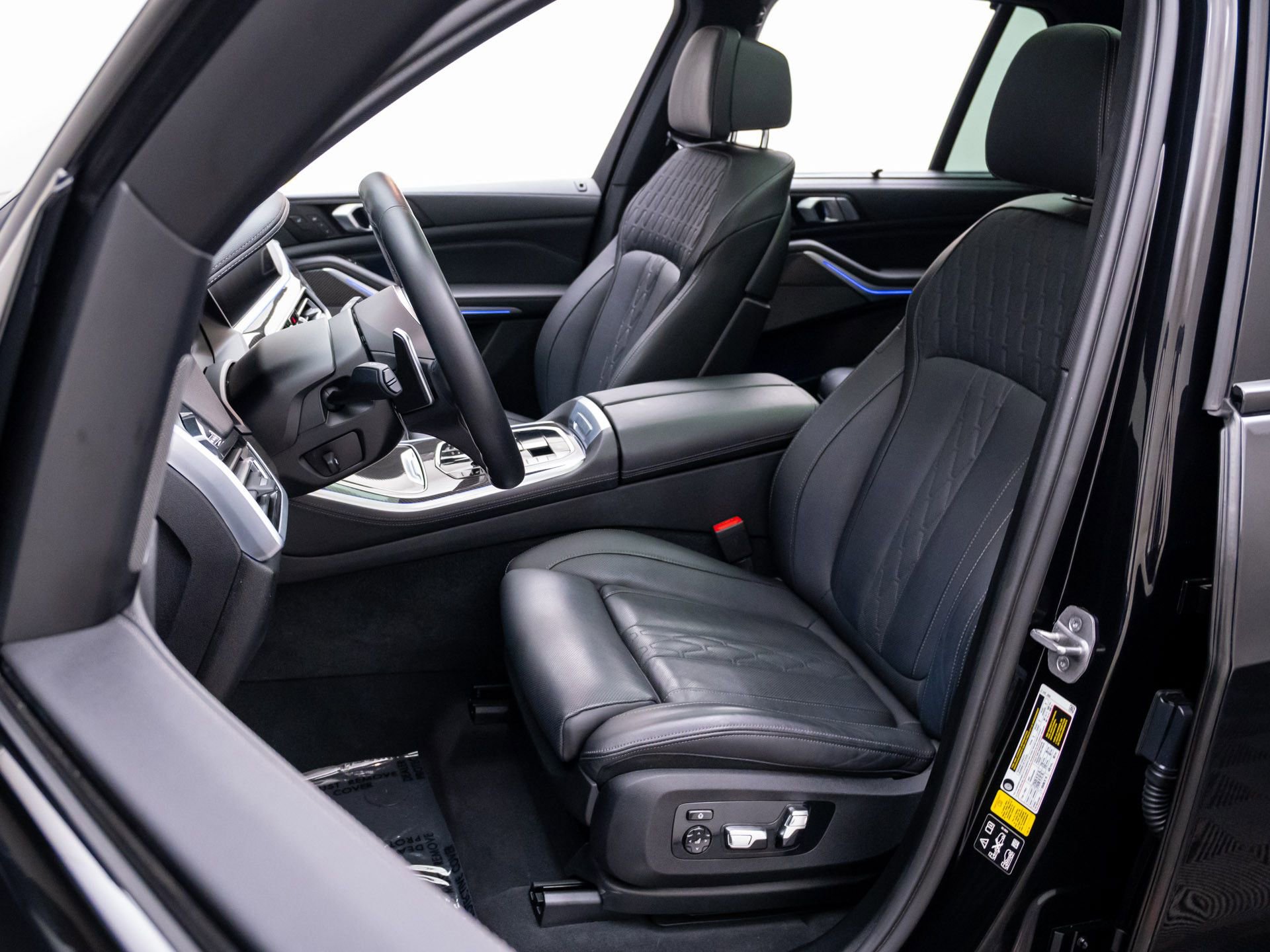 Certified 2023 BMW X5 M50i w/ Executive Package image 17