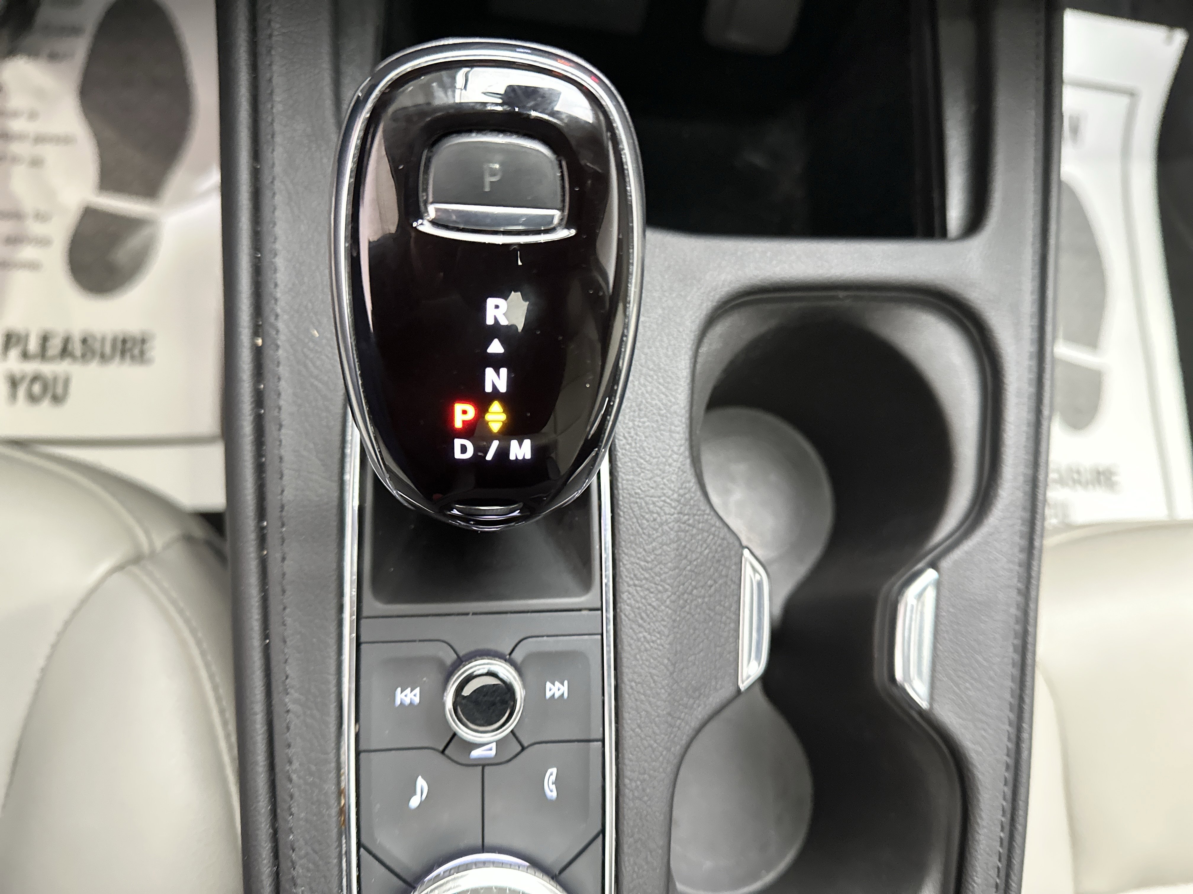 Used 2023 Cadillac XT4 Luxury w/ Cold Weather Package image 40