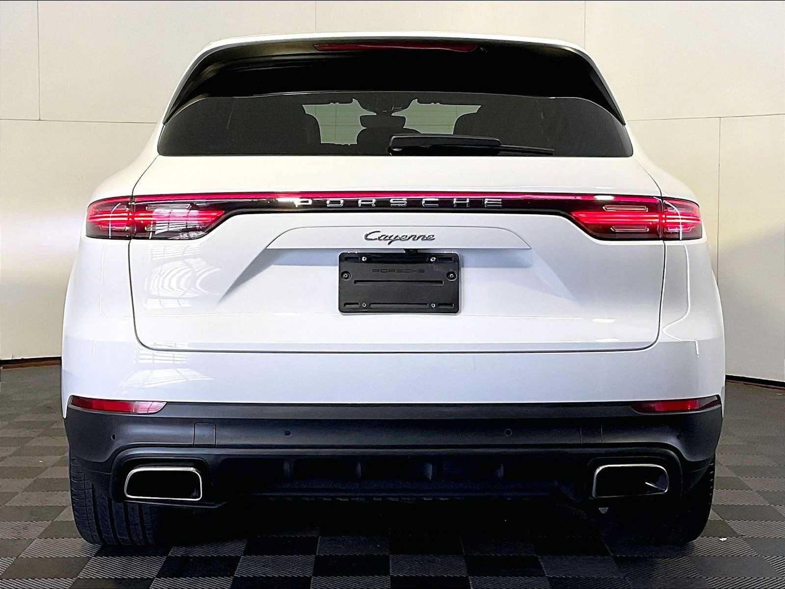 Certified 2022 Porsche Cayenne AWD/4WD image 6