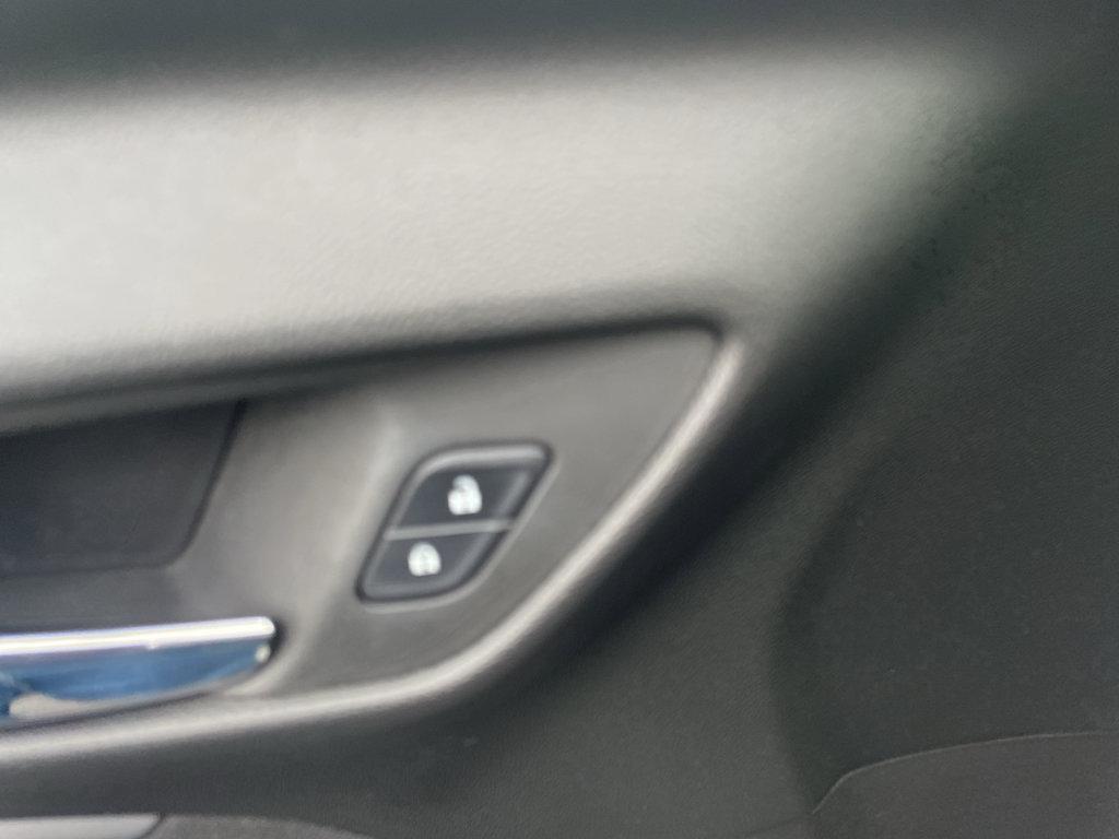 Used 2022 Chevrolet Bolt EUV LT FWD image 23