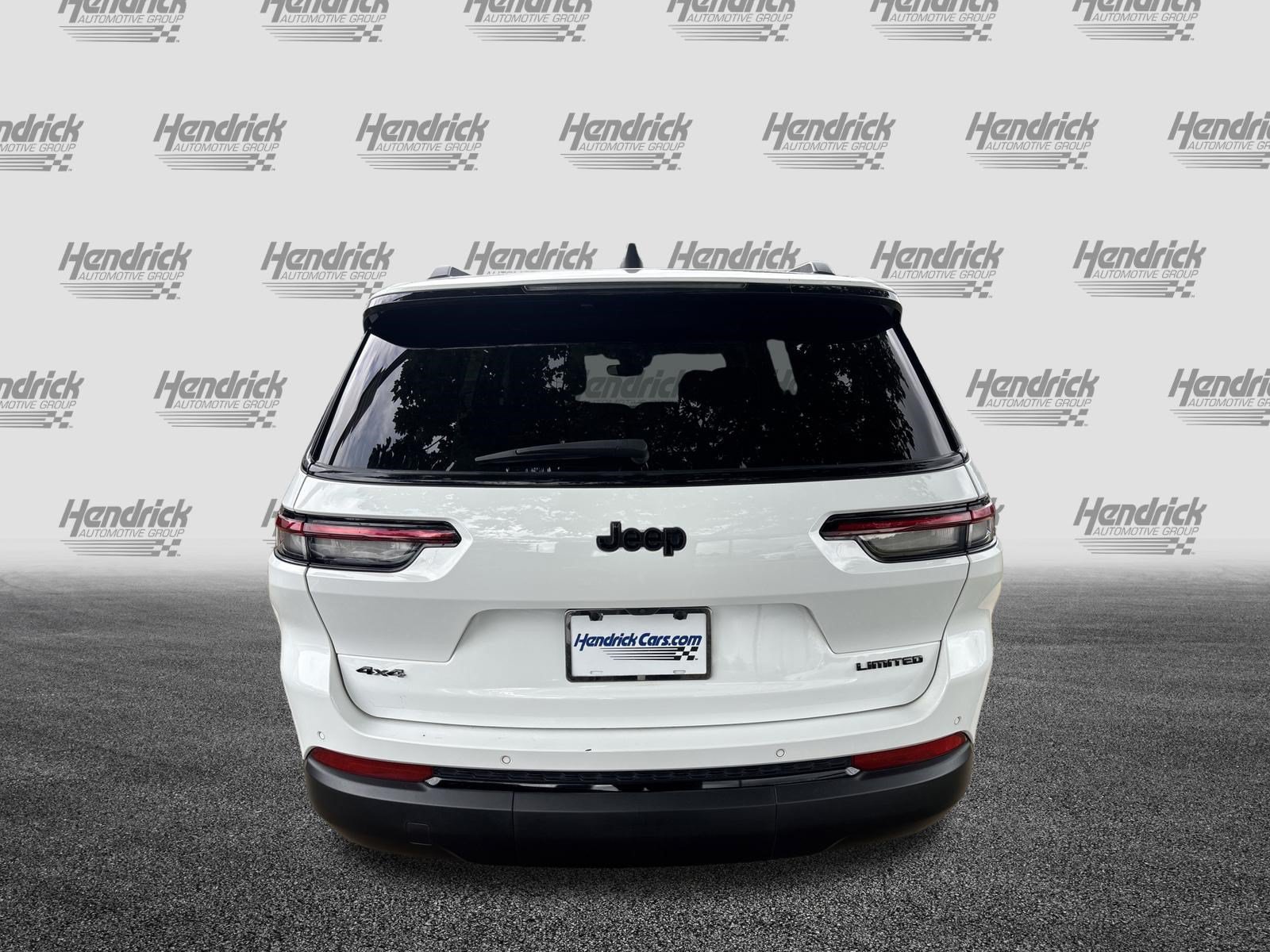 Used 2024 Jeep Grand Cherokee L Limited w/ Black Appearance Package AWD/4WD image 9
