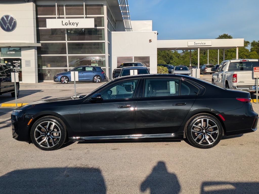 Used 2023 BMW 740i RWD image 3