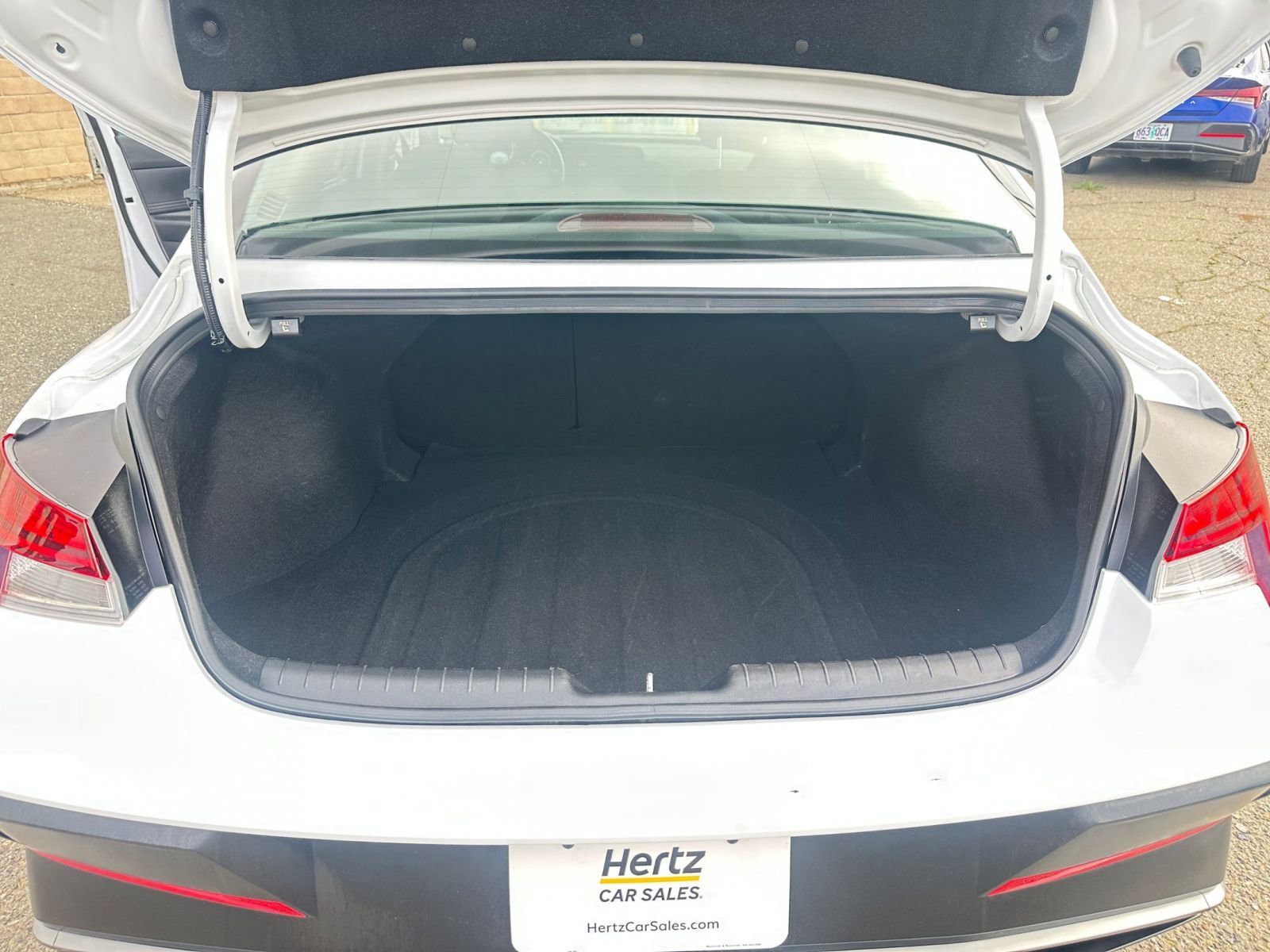 Used 2025 Hyundai Elantra SEL image 34